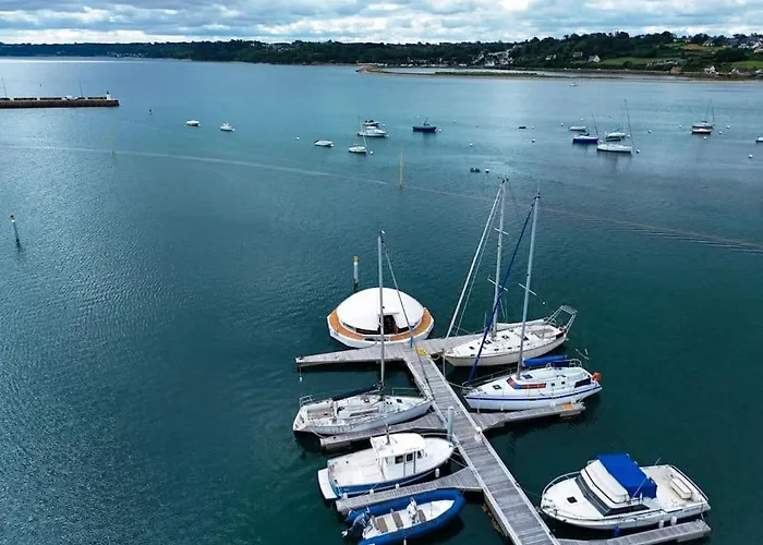 Anthenea Suite Hoteliere Flottante