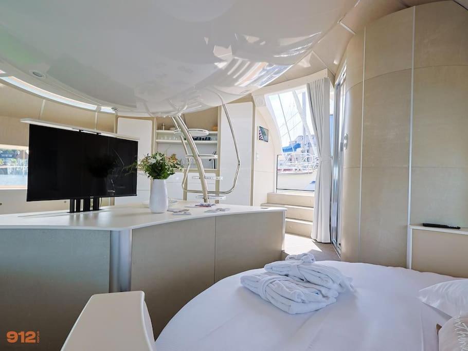 Anthenea Hoteliere Flottante * Perros-Guirec